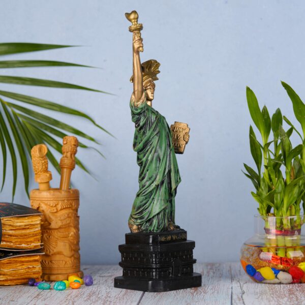 The Statue of Liberty for Wedding Decorative Showpeice