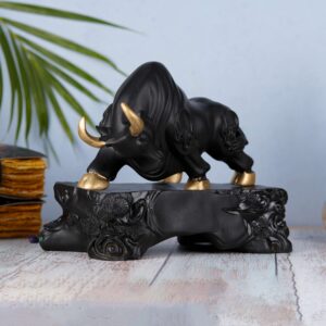 Bull Statue Decorative Figurine with Black Base Wall Street Symbol Sculpture